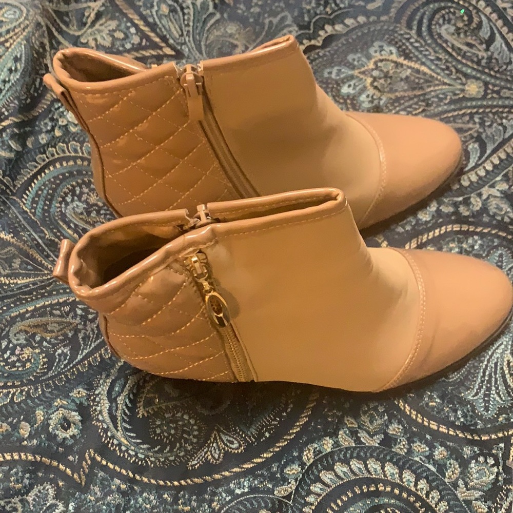 Ankle boots